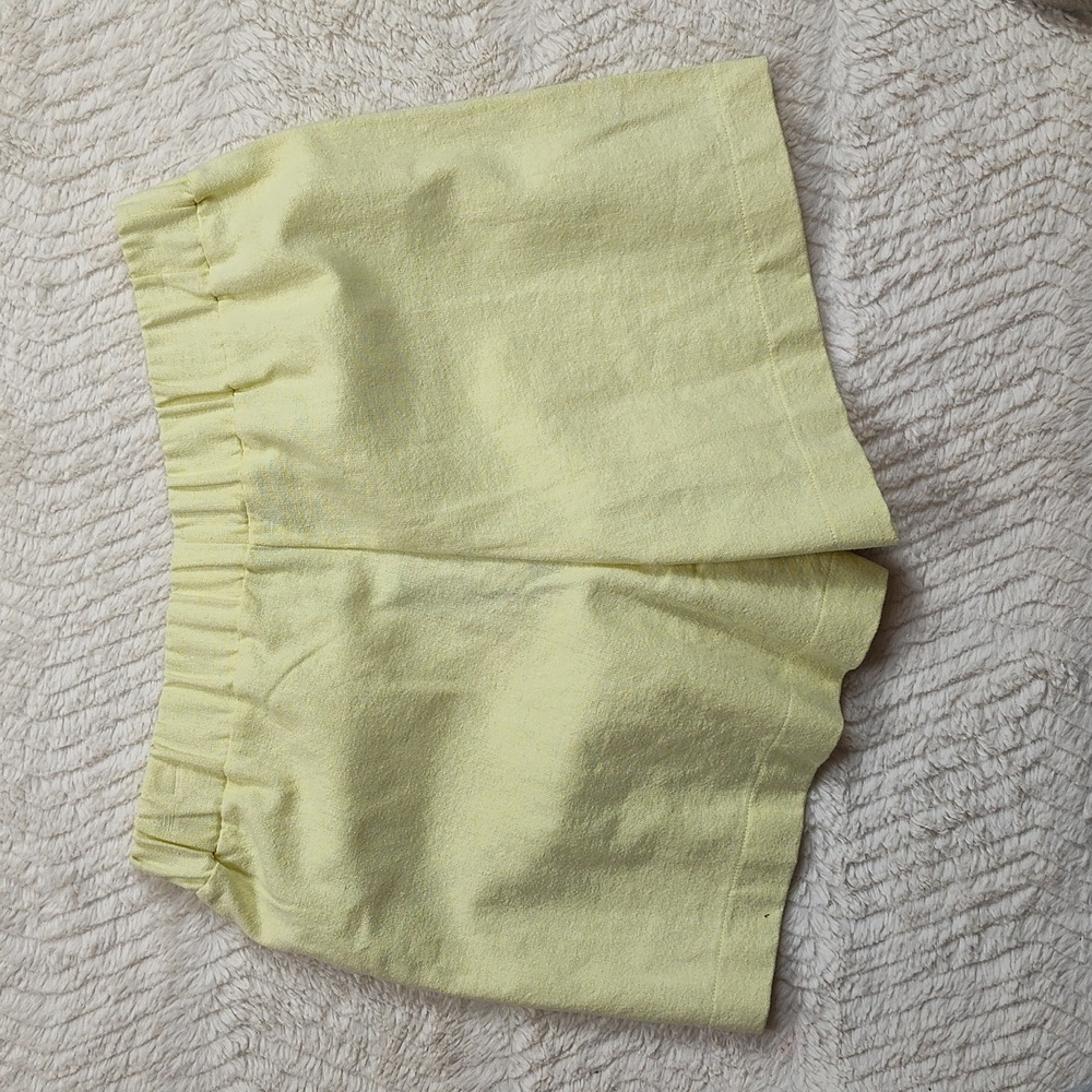 Pretty Little Thing Women's Short Size 0 Yellow New With Tags - Picture 6 of 7